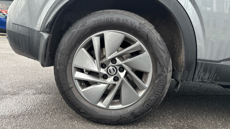 Nissan Qashqai 1.3 DiG-T MH Acenta Premium 5dr Petrol Hatchback